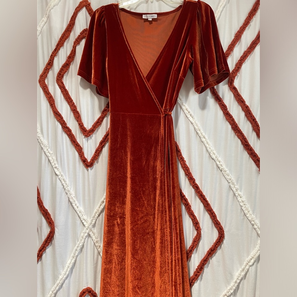 Baltic Born Meghan Velvet Wrap Maxi Dress Small
Rust